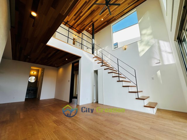 藤沢市片瀬山１丁目　全2棟２号棟の居間・リビング