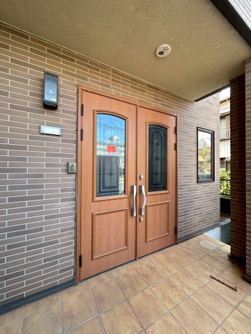 六木１丁目戸建てのエントランス