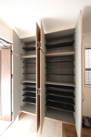 【収納】 | 寒川岡田２丁目新築一戸建て | 大容量のシューズボックス