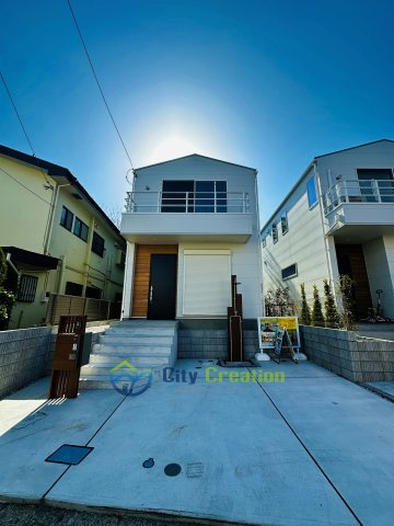 藤沢市辻堂東海岸１丁目新築戸建て　3号棟の前面道路含む現地写真