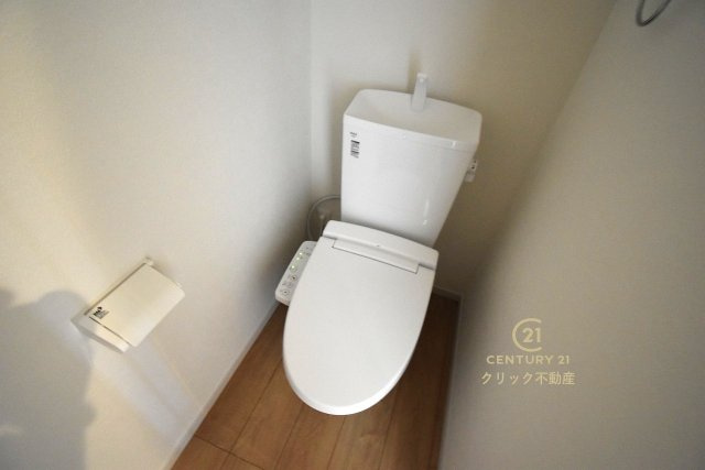 GRACE　水戸市渡里町　1期 　限定1棟！のトイレ|毎日使う空間と機能だから、いつまでも清潔なスペースであってほしいのがトイレです。お掃除しやすいシンプルなデザインです。（写真は完成イメージ)