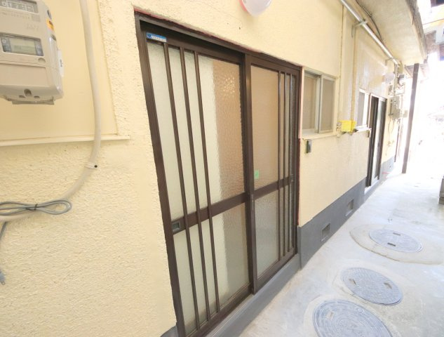 さつき荘の玄関