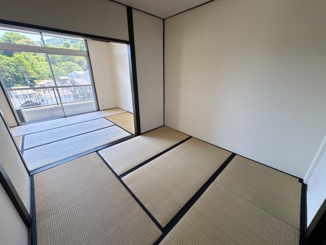 サルベージヤードの和室