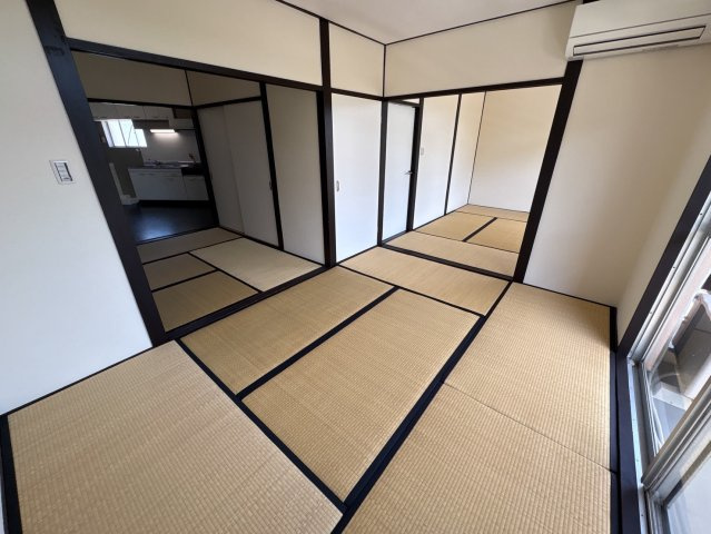 サルベージヤードの和室