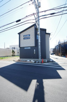 【外観】 | 【仲介手数料無料！！】日野市宮　新築戸建て（全15棟）2号棟　5580万円 | 令和８年3月１５日撮影　建築中