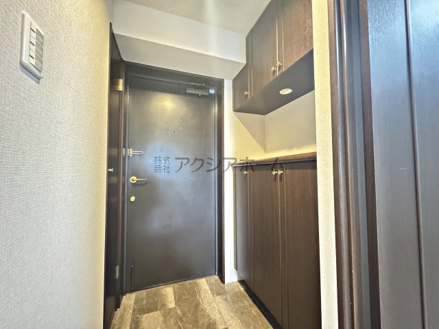 ライオンズプラザ西所沢の玄関