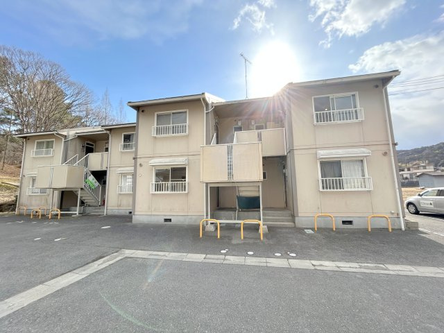 サンコート飛鳥の駐車場