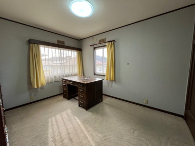 【洋室】 | 大原２丁目　中古戸建 | 明るい洋室