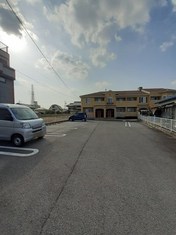 ボヌール・チムニーの駐車場
