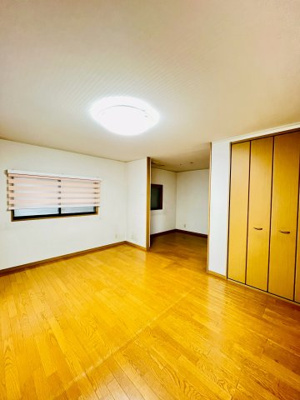 【居間・リビング】 | 城東区東中浜８丁目中古戸建 | LDK：ナチュラルに空間を区切ることができるL字のリビングです。