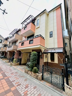 【外観】 | 城東区東中浜８丁目中古戸建 | 東中浜小学校徒歩5分｜3階のロフトと吹抜天井が特徴的な4LDK・1台駐車可