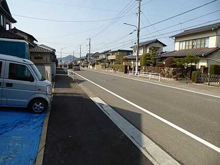 広島市安佐北区口田2丁目　新築一戸建て(全2棟)の前面道路含む現地写真