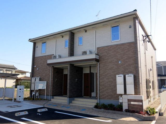 サンプラスⅢの外観