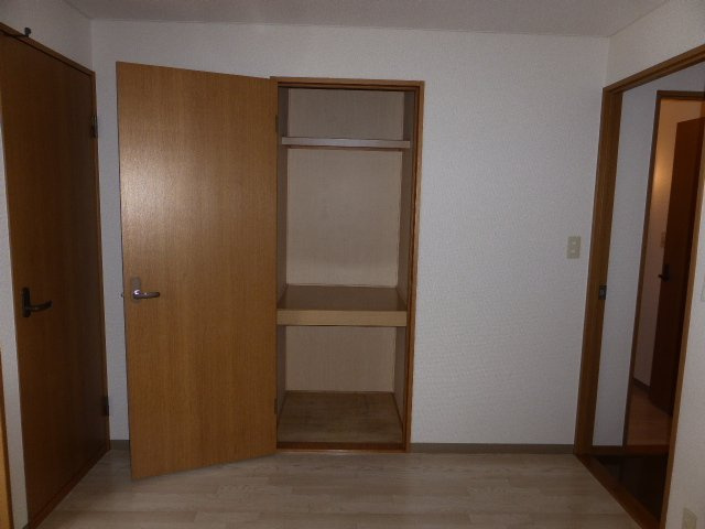 新町ハイツの収納|収納(ダイニング)（イメージ）