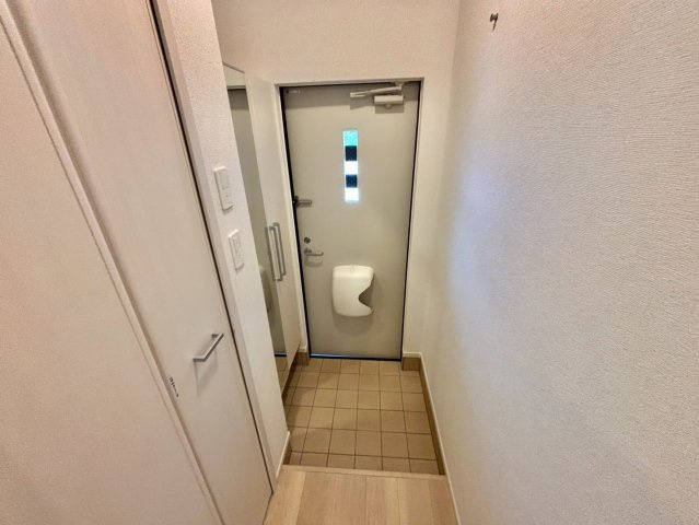 ファンド野里Ⅱの玄関
