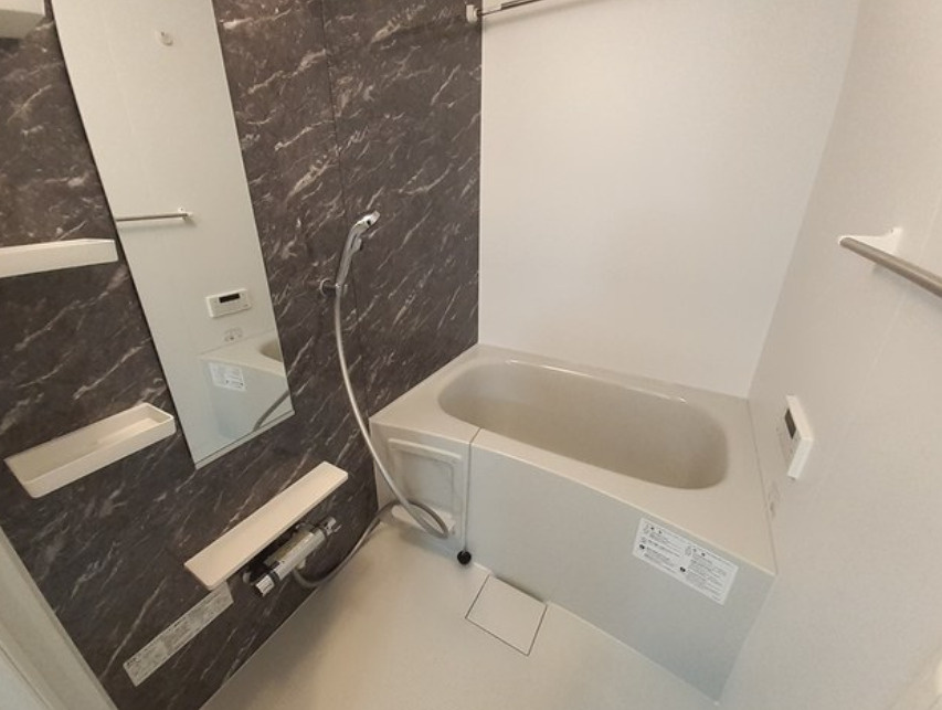 ファンド野里Ⅱの浴室