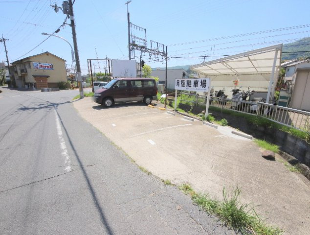生駒レックスマンションの駐車場