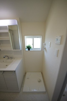 【ランドリースペース】 | 【仲介手数料無料！！】日野市宮　新築戸建て（全15棟）3号棟　5330万円