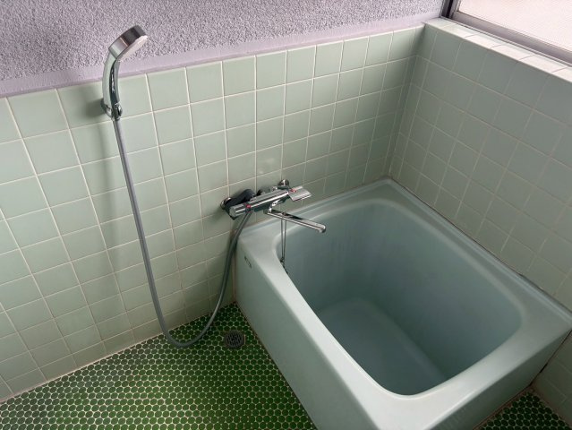 市川アパートの浴室