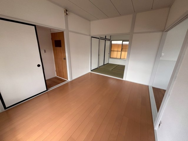 市川アパートの居間・リビング