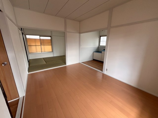市川アパートの居間・リビング