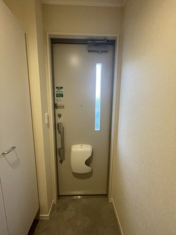 メゾン華の玄関