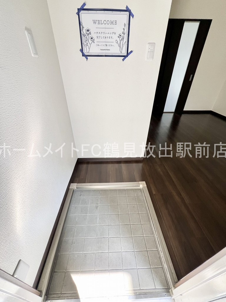 大阪市鶴見区焼野２丁目のアパートの玄関