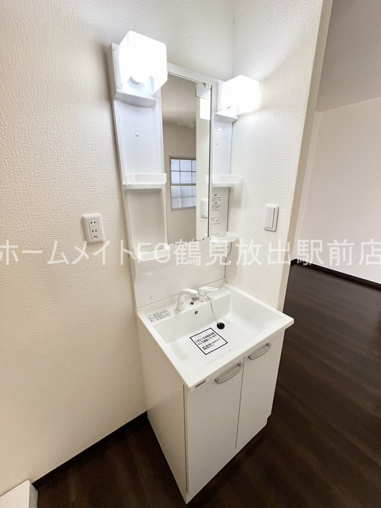 大阪市鶴見区焼野２丁目のアパートの独立洗面台