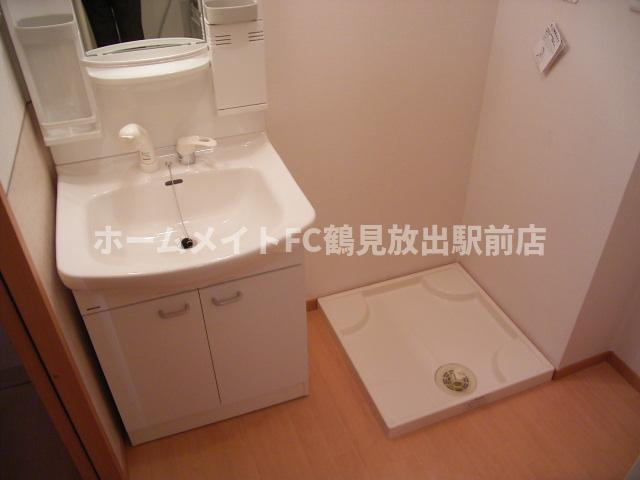 東大阪市西堤西のハイツの独立洗面台
