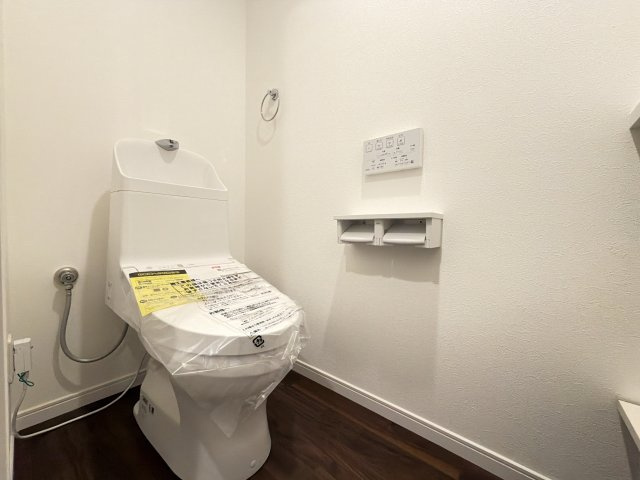 アンピール東大橋のトイレ|【新品】新品交換したトイレは清潔で温水洗浄便座付きです。