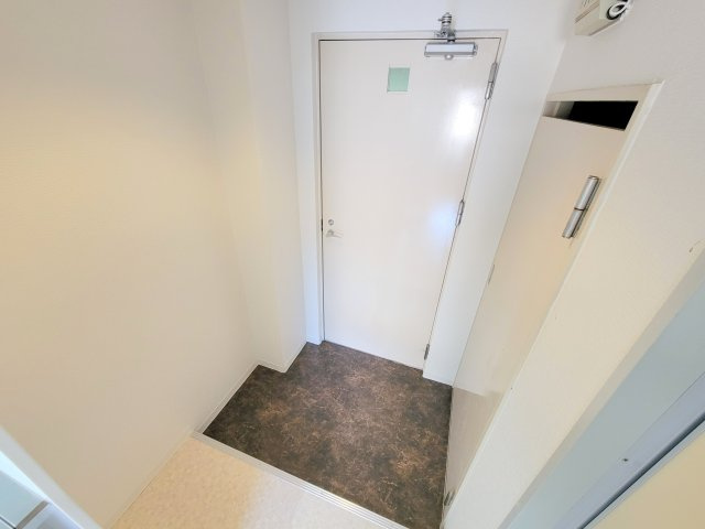 エヌエムドゥーズの玄関