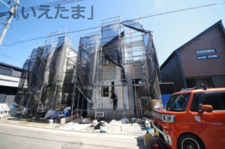 【外観】 | 【仲介手数料無料！！】日野市宮　新築戸建て（全15棟）4号棟　5330万円 | 令和８年3月１５日撮影　建築中