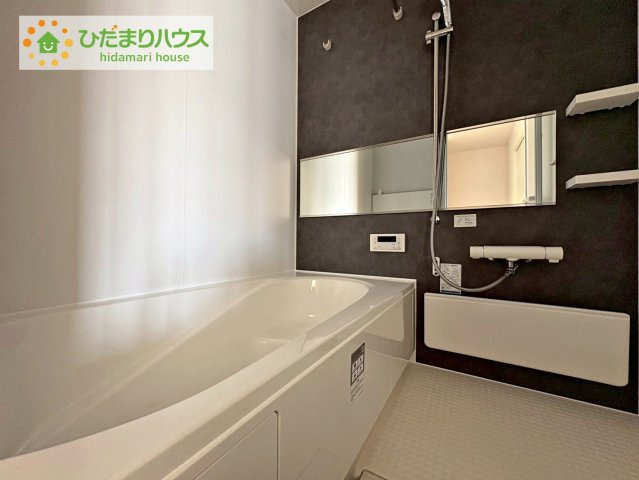 常陸太田市西三町1期　新築戸建　1号棟の浴室|"何歳まで一緒に入ってくれるだろうか・・・。
広いお風呂は、お子様と一緒に入るバスタイムがより楽しくなります。"
