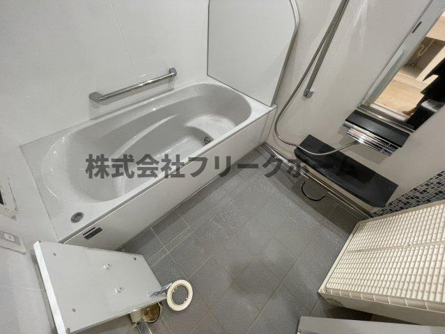 三鷹市井口１丁目の賃貸マンションの浴室