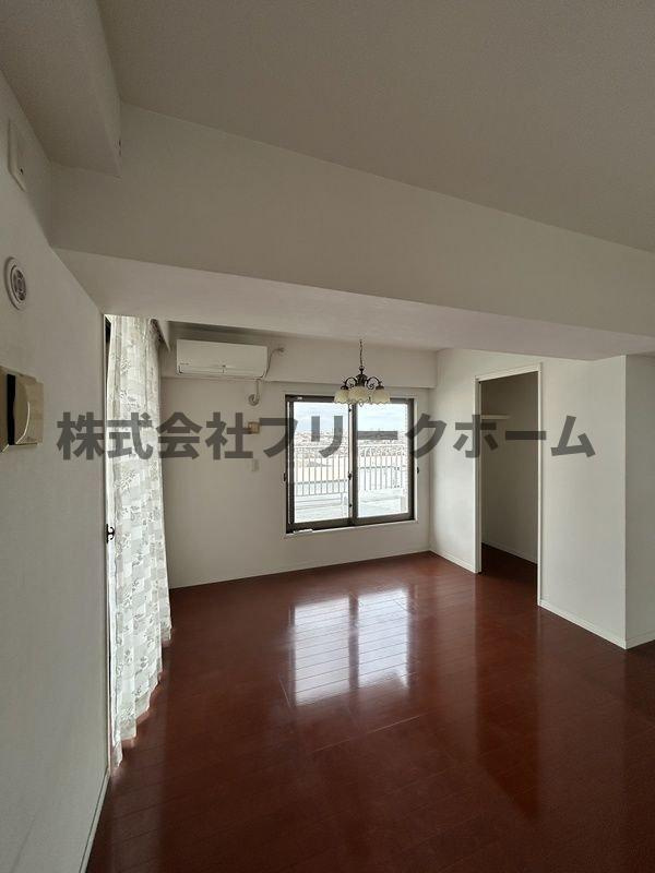 三鷹市井口１丁目の賃貸マンションの居間・リビング