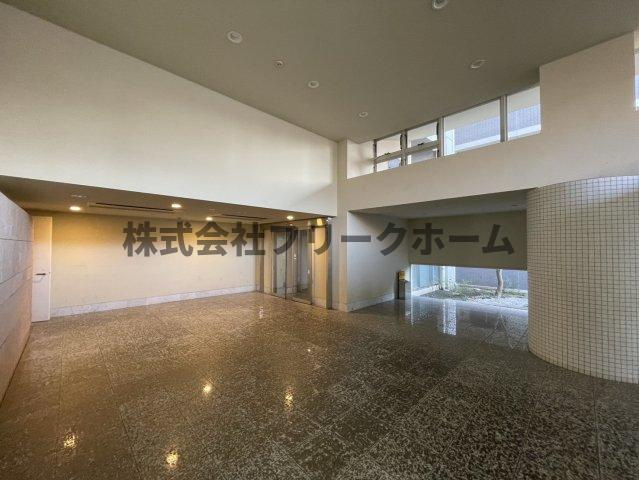 三鷹市井口１丁目の賃貸マンションのロビー