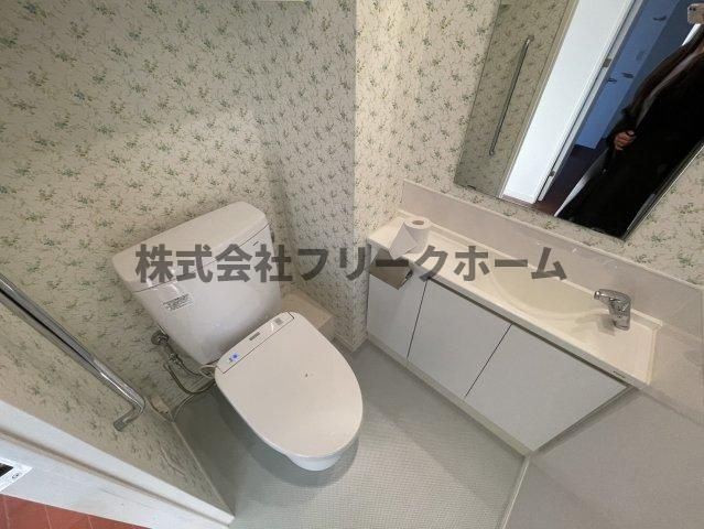 三鷹市井口１丁目の賃貸マンションのトイレ