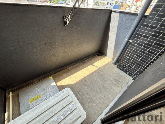 プレサンス東三国駅前グランクラスのバルコニー