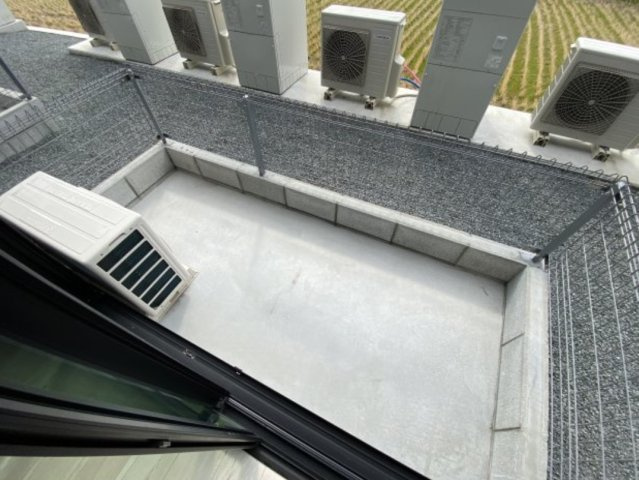 メゾンルーエのバルコニー