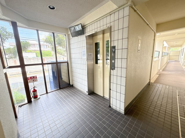 CERES学園前のロビー