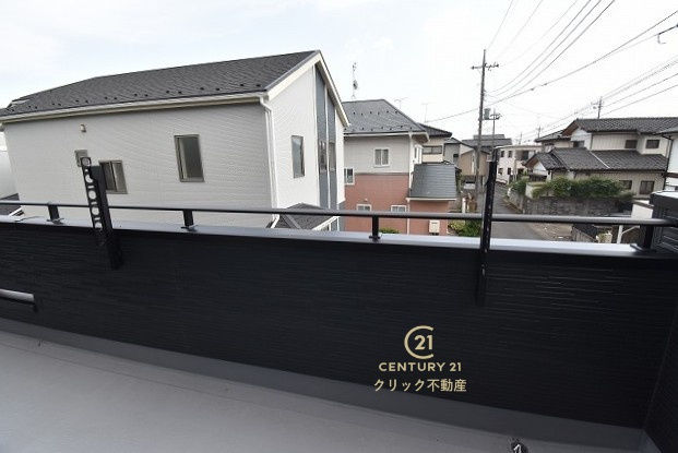 ブルーミングガーデン  水戸市西原１丁目　限定1棟！のバルコニー|日当たり良好なバルコニーです。気分転換に出るだけでも、晴れた日にお洗濯物やお布団を一気に干すのも気持ちがいい♪
