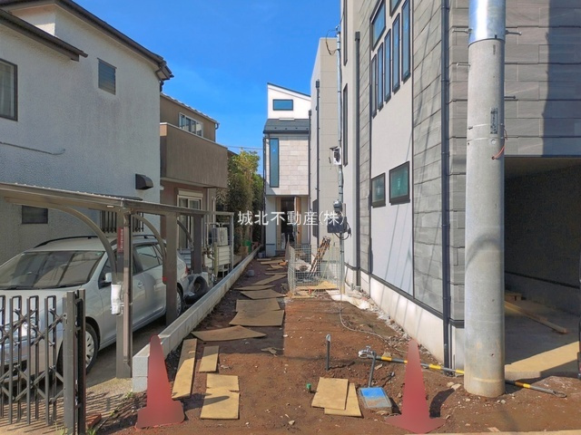 杉並区和泉3丁目　全2棟2号棟の駐車場|現地(2026年4月6日撮影)