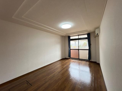 【内装】 | クラージュ | 洋室