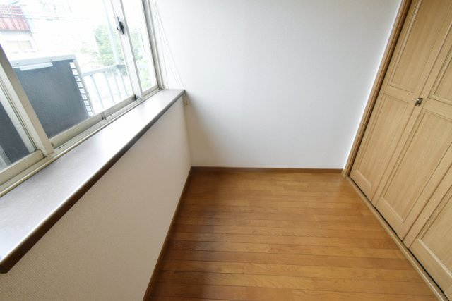 ベル今津の内装|2帖洋室