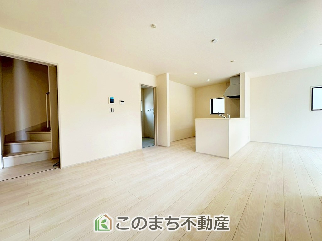 LiveleGarden.S宇都宮西川田南第9の居間・リビング|オープンでのびやかな空間を生み出す、こだわりの広がりとゆとり。家族と過ごす時間を大切にしたい方にぴったりの明るくゆとりある住空間です。

