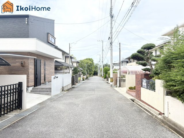 神戸市西区竹の台１丁目　中古戸建の前面道路含む現地写真|【ホームページに現地動画掲載中】●年中無休：当日予約可●前面道路は幅員約6ｍ、交通量少なめで安心！