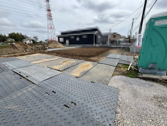朝日　新築戸建ての前面道路含む現地写真