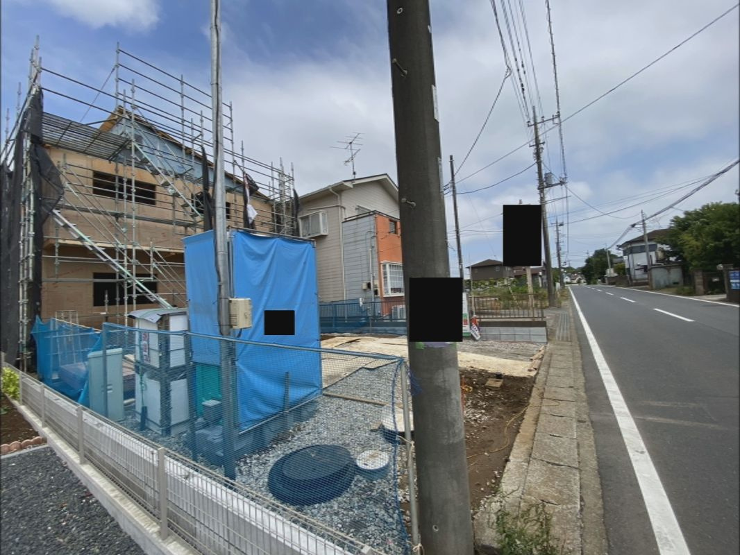 朝日　新築戸建ての前面道路含む現地写真