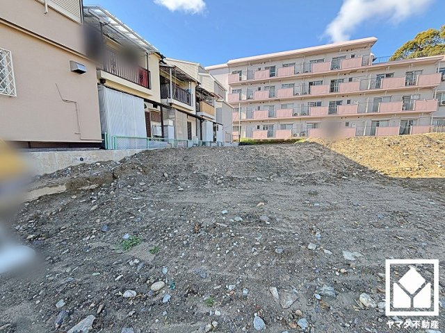 尼崎市東園田町1丁目　3期　4号棟の外観|広々21帖のLDKが魅力。家族全員がリラックスできる、ゆったりとした快適リビングで温かい団らんの時間を。