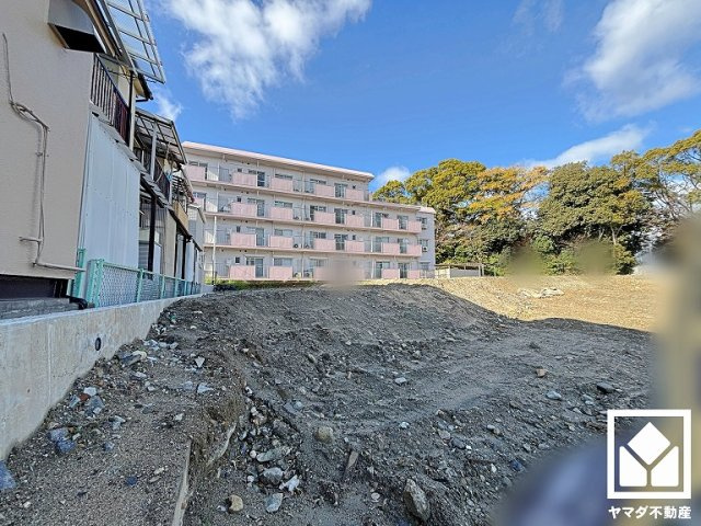 尼崎市東園田町1丁目　3期　4号棟の外観|玄関にはシューズボックスを完備。家族の靴もしっかり収納できるので、玄関がいつも片付き、気持ちよくお客様を迎えられます。